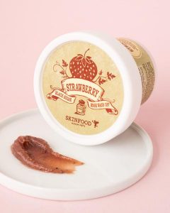 Black Sugar Strawberry Wash-Off Face Mask